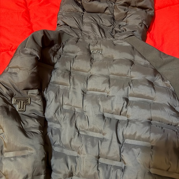 Tumi Black Puffer Jacket with Hood - Picture 7 of 9